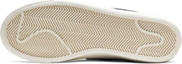 Nike Women’s Sneaker, Medium