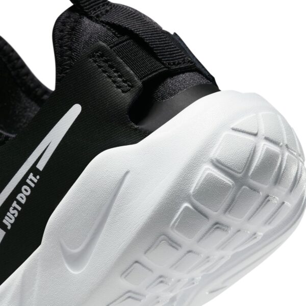 Nike Kids’ Flex Runner 2 Sneaker