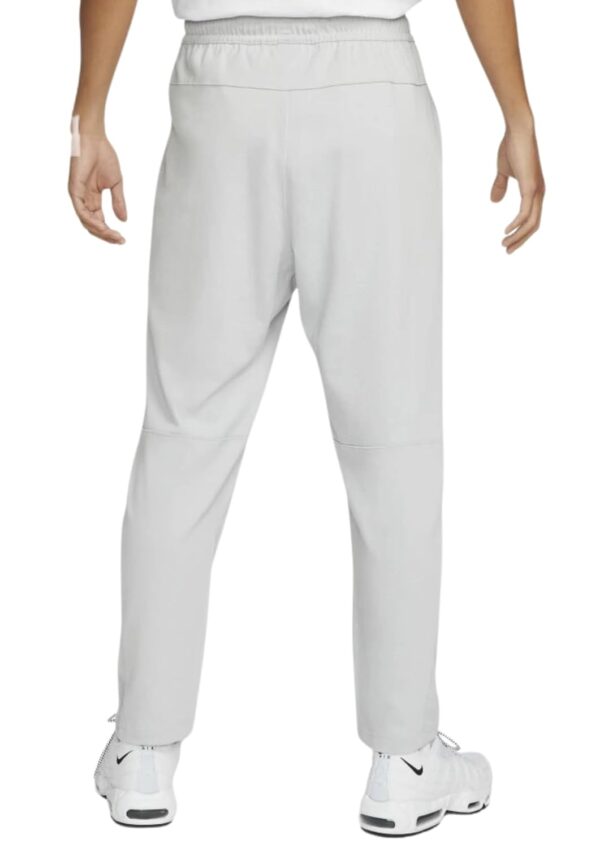 Nike Men’s Regular Fit Mid Rise Track Pant