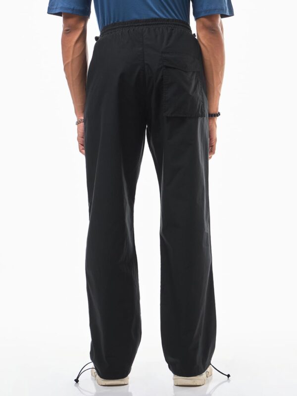 Bewakoof Men Regular Mid Rise Solid Fit Cotton Parachute…